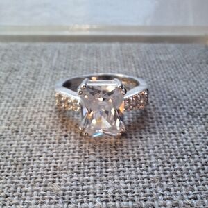 Radiant Silver 925 Cubic Zirconia Women's Ring Size 7